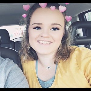 Meet your Posher, Hannah